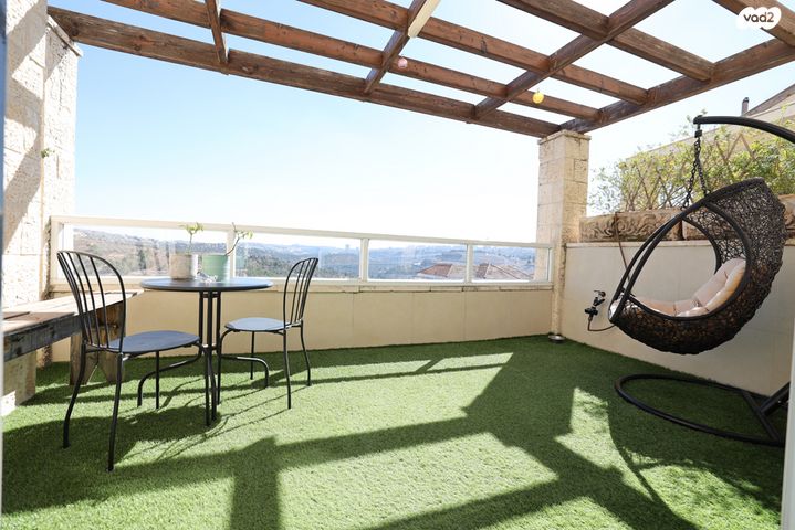 דירת גן, שכונה ח', מבשרת ציון