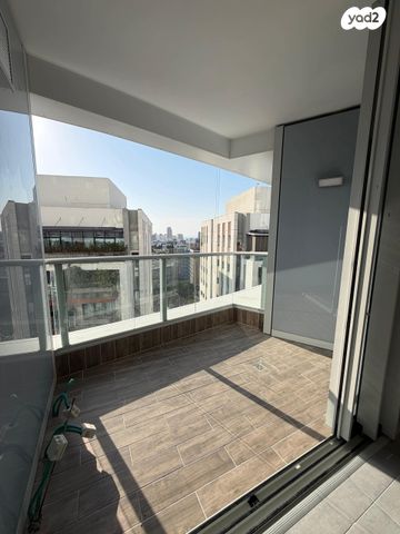 דירה, גרציאני יצחק, גני שרונה, קרית הממשלה, תל אביב יפו