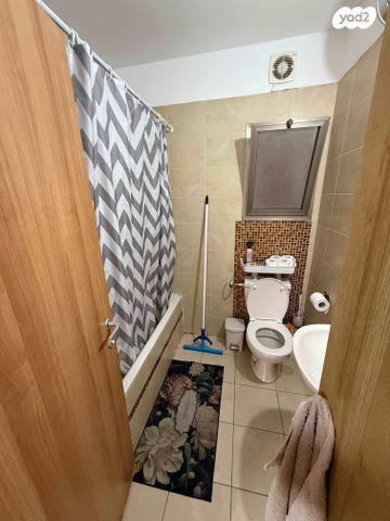 דירה, יוסף בורג, הנרקיסים, קרית מלאכי