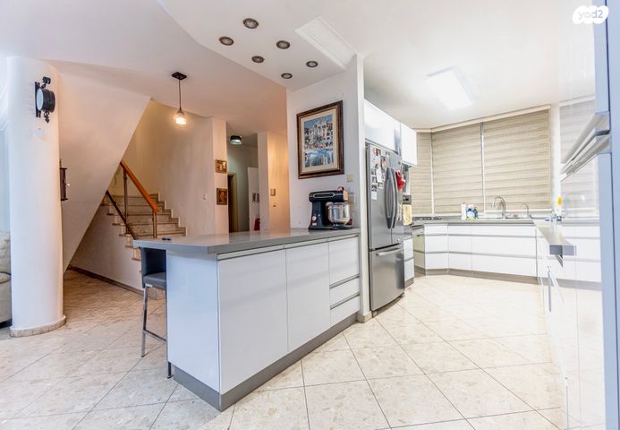 דו משפחתי, האר"י הקדוש, מחנה יהודה, פתח תקווה