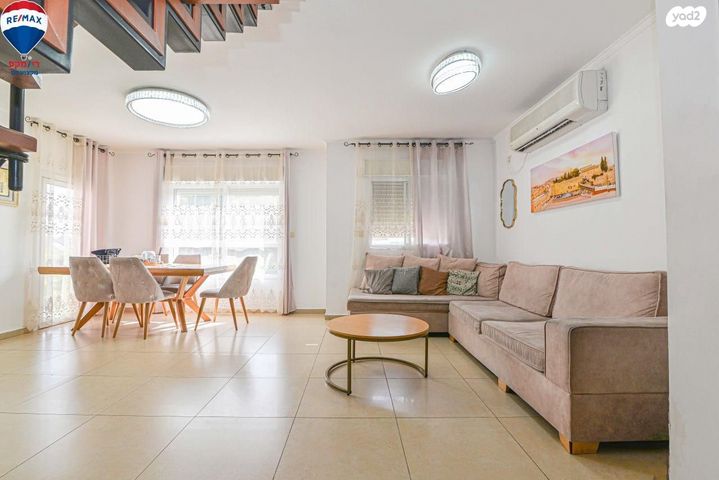 דירה, שדרות דוד המלך, אורות, אור עקיבא