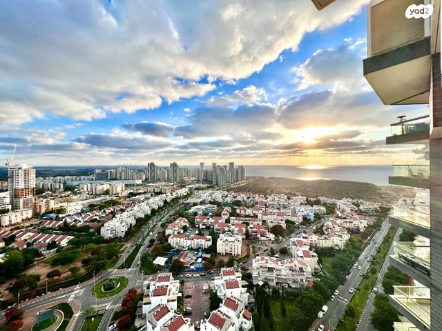 דירה, דווייט דייוויד איזנהאואר 1, אגמים, נתניה