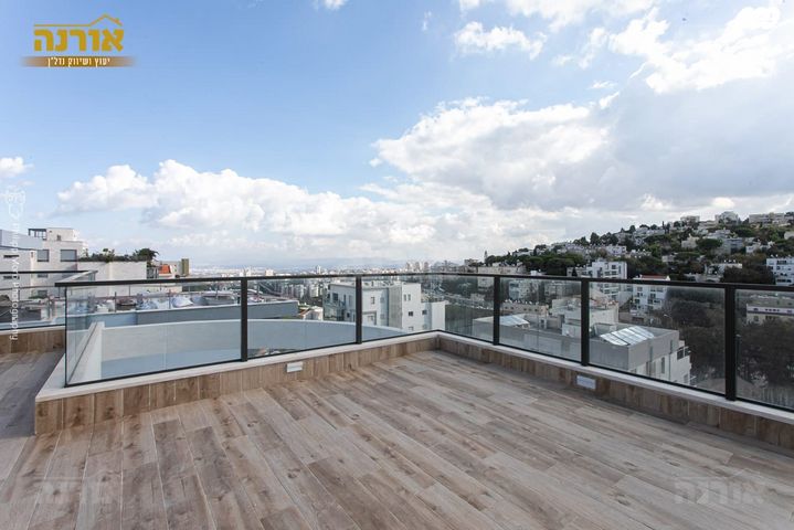 גג/ פנטהאוז, בנימין ד'ישראלי, אחוזה, חיפה