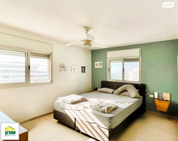 דירה, צור יצחק