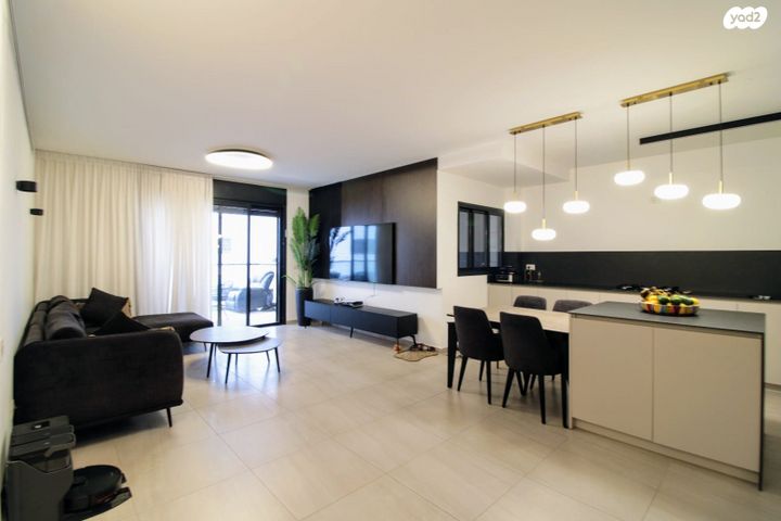 דירה, יצחק נבון, מורשת, מודיעין מכבים רעות