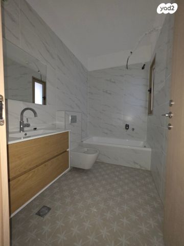 דירה, הנרקיסים 18, רכסים, רכסים