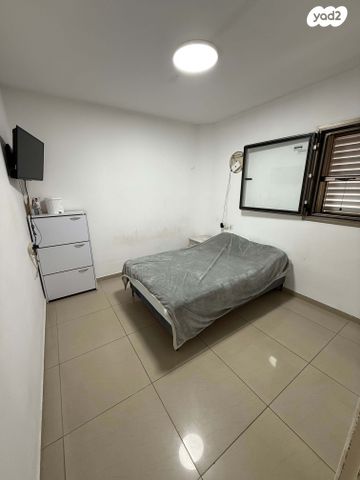 דירה, יוסף בורג, הנרקיסים, קרית מלאכי