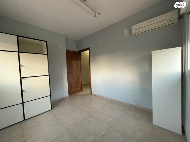 גג/ פנטהאוז, חיים, קרית ביאליק