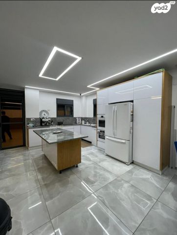 דירה, ז'בוטינסקי, עצמאות יוספטל, בת ים