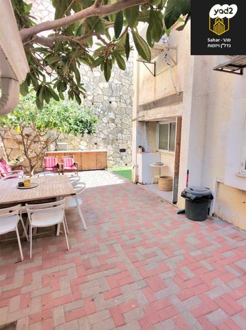 דירת גן, אלפי מנשה