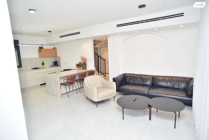 דופלקס, חיים הרצוג, גדרה הצעירה, גדרה