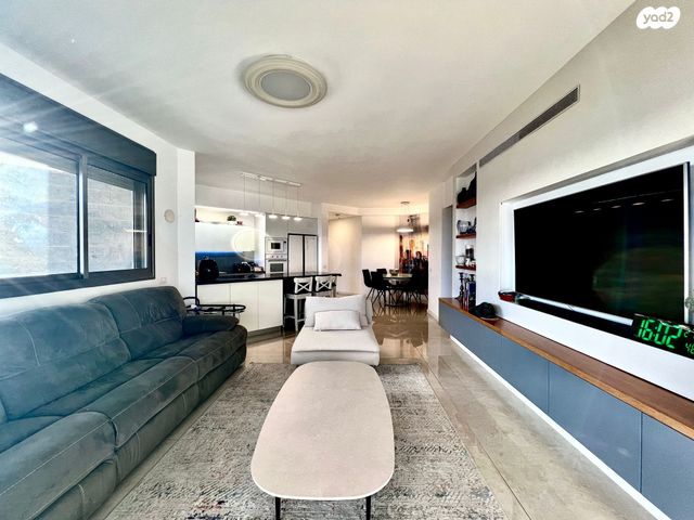 דירה, דווייט דייוויד איזנהאואר 1, אגמים, נתניה