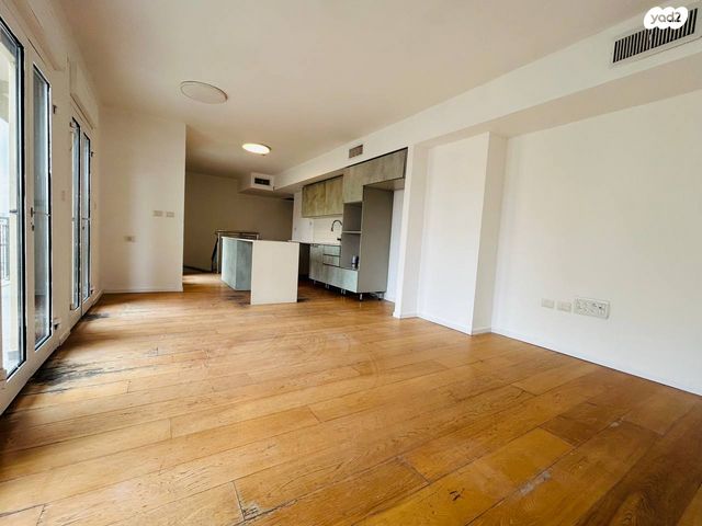 גג/ פנטהאוז, מרכולת, פלורנטין, תל אביב יפו