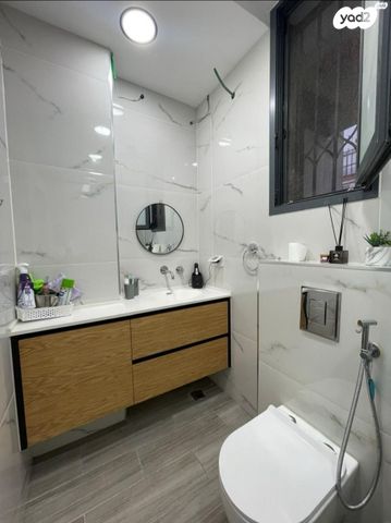 דירה, ז'בוטינסקי, עצמאות יוספטל, בת ים