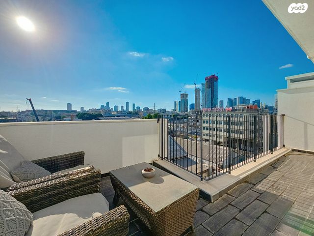 דופלקס, קהילת ניו יורק 44, תל אביב יפו