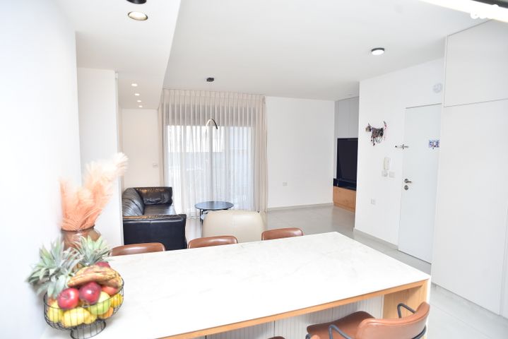 דופלקס, חיים הרצוג, גדרה הצעירה, גדרה