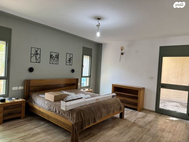 בית פרטי/ קוטג', אחיהוד בן שלומי, הראשונים, שלומי