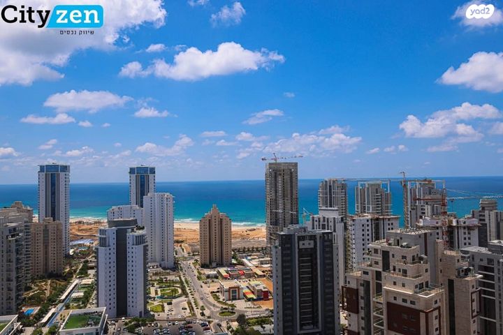 גג/ פנטהאוז, עיר ימים, נתניה