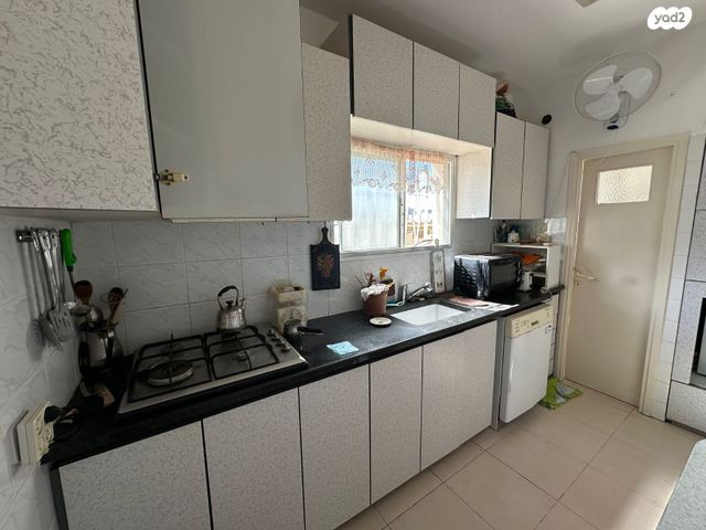 דירת גן, ז'בוטינסקי 9, עמידר, טירת כרמל