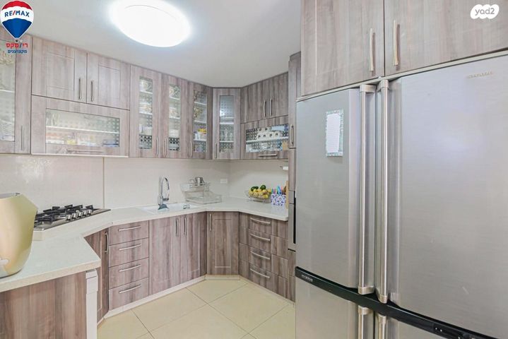 דירה, שדרות דוד המלך, אורות, אור עקיבא