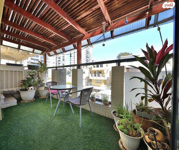 גג/ פנטהאוז, הרבנית חיה מושקא, חיפה