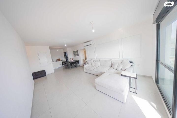 דירה, האחים, נווה שמיר רמת בית שמש ה-1, בית שמש