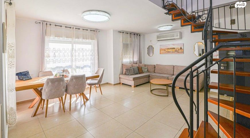 דירה, שדרות דוד המלך, אורות, אור עקיבא