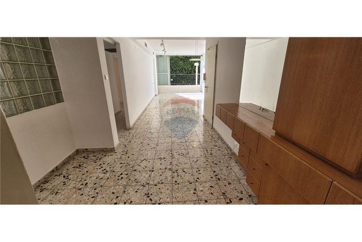 דירה, המעורר 1, בורוכוב, גבעתיים