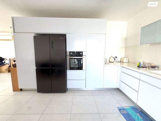 דירה, הרצליה