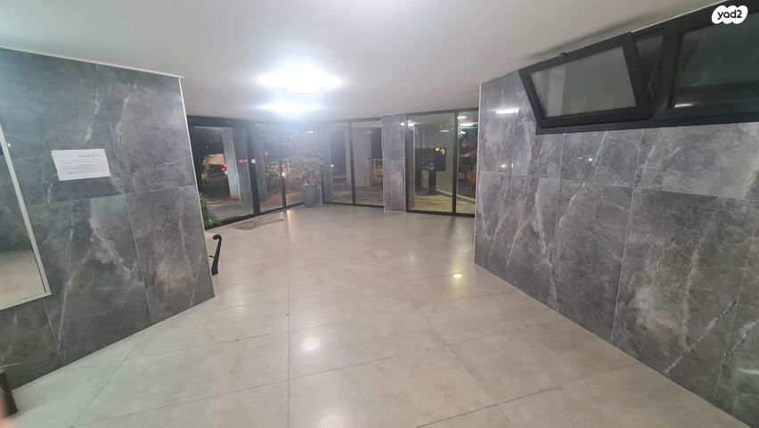 דירה, משה דיין, בן גוריון, חולון