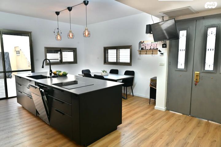 דו משפחתי, יהלום, שערי תקווה