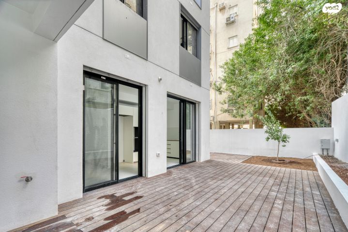 זכרון יעקב 11