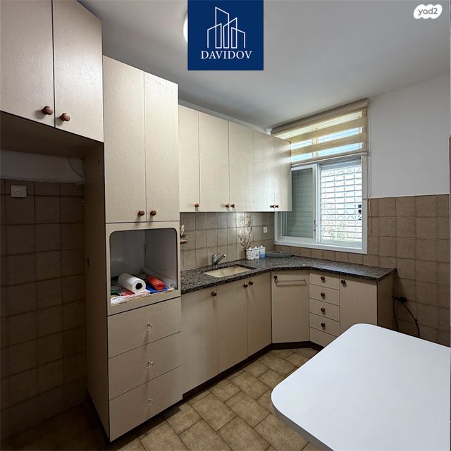 דירה, י"א באדר, נאות רחל, חולון