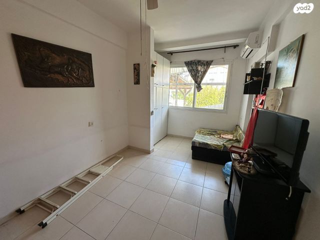 דירת גן, ז'בוטינסקי 9, עמידר, טירת כרמל