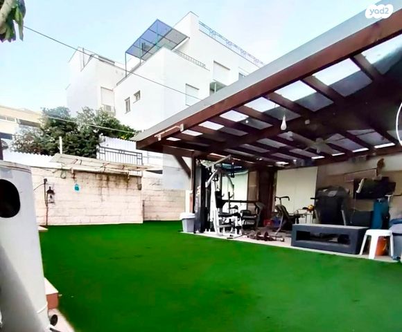 דירת גן, מודיעין מכבים רעות