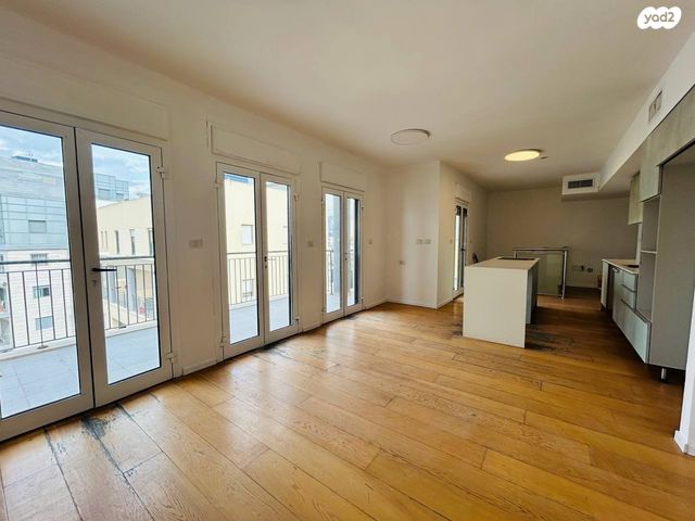 גג/ פנטהאוז, מרכולת, פלורנטין, תל אביב יפו