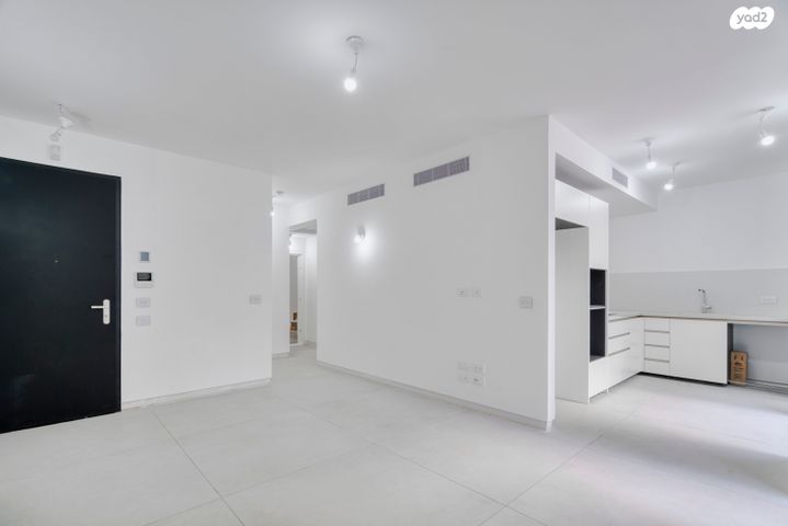 דירת גן, זכרון יעקב 11, הצפון החדש - כיכר המדינה, תל אביב יפו