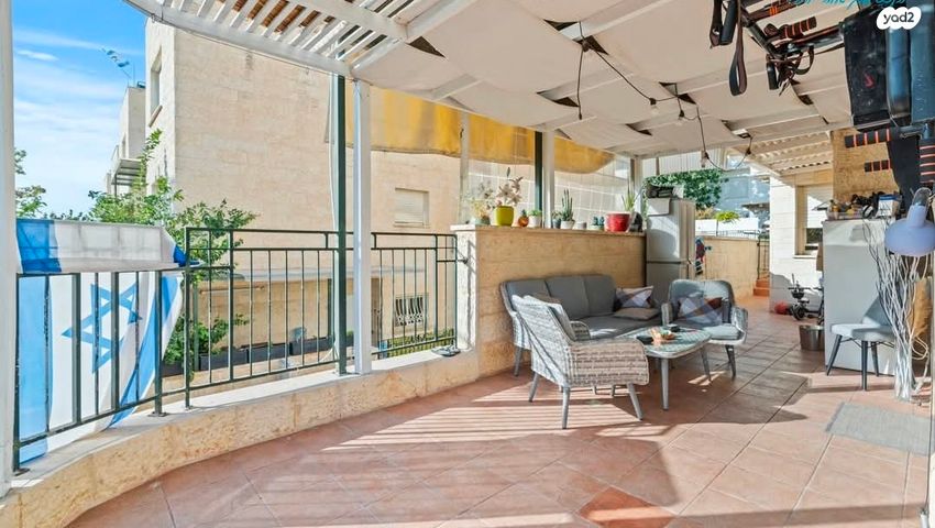 דירת גן, מודיעין מכבים רעות