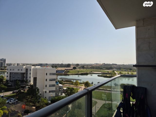 שקמים ואגמים