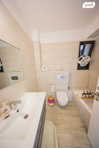 דירה, האחים, נווה שמיר רמת בית שמש ה-1, בית שמש