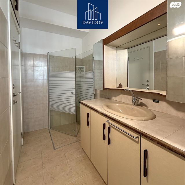 דירה, י"א באדר, נאות רחל, חולון