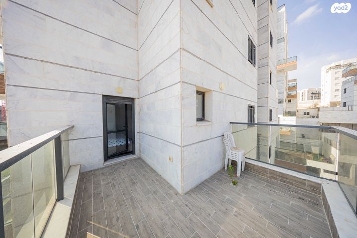 דירה, האחים, נווה שמיר רמת בית שמש ה-1, בית שמש