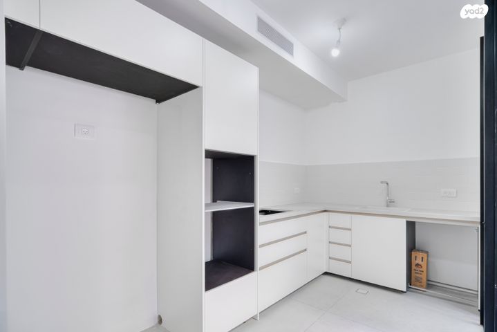 דירת גן, זכרון יעקב 11, הצפון החדש - כיכר המדינה, תל אביב יפו