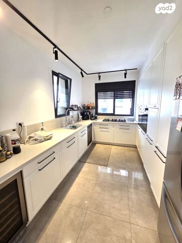 דירה, קרית גיורא, אור יהודה