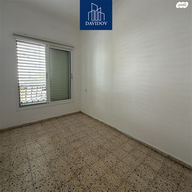 דירה, י"א באדר, נאות רחל, חולון