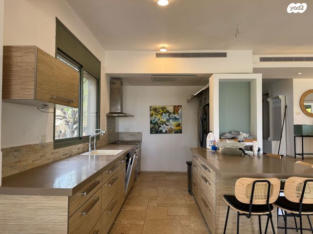 בית פרטי/ קוטג', אחיהוד בן שלומי, הראשונים, שלומי