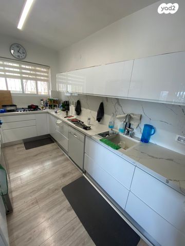 דירה, טשרניחובסקי, גבעת הורדים, רסקו, ירושלים