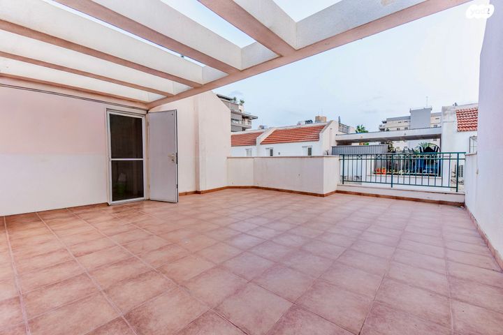 דו משפחתי, האר"י הקדוש, מחנה יהודה, פתח תקווה