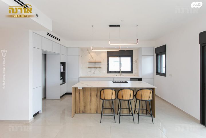 גג/ פנטהאוז, בנימין ד'ישראלי, אחוזה, חיפה