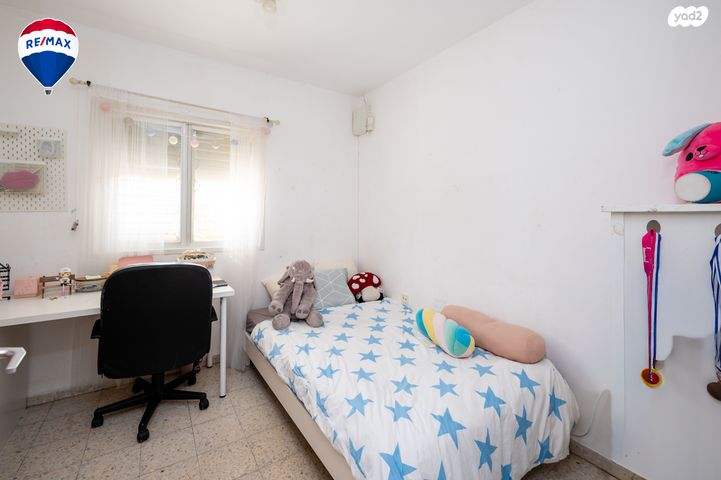 דו משפחתי, הכובשים, זכרון יעקב